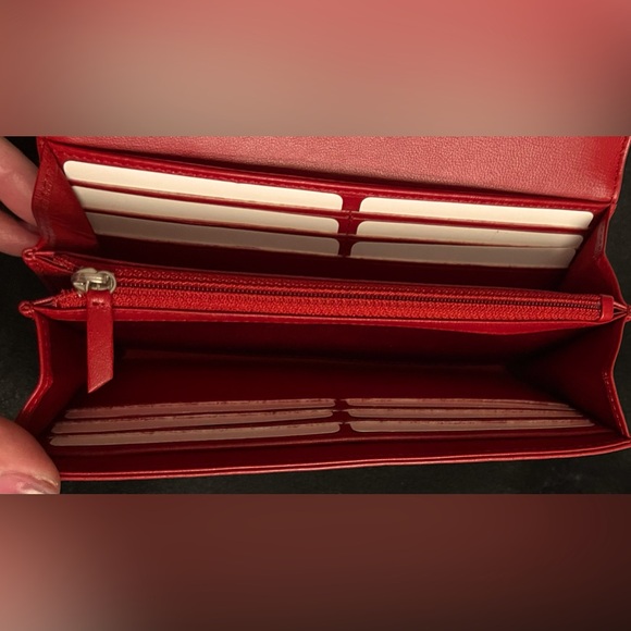 ❗️SOLD ‼️Chanel Authentic Camila Flower Design Lambskin Wallet Silver CC Logo EC - Picture 7 of 13